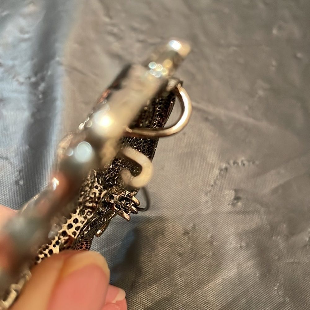 SILVERTONE MEDUSA BROOCH - Picture 6 of 8